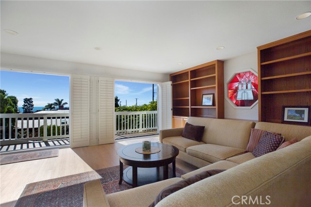 Oversized view den or 2nd master bedroom