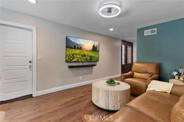 Detail Gallery Image 22 of 61 For 1319 via Esperanza, San Dimas,  CA 91773 - 6 Beds | 3 Baths