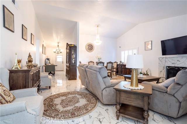 Detail Gallery Image 8 of 31 For 43921 30th St, Lancaster,  CA 93535 - 4 Beds | 2 Baths