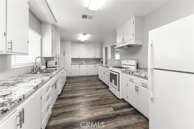 Detail Gallery Image 26 of 36 For 1380 N Citrus #G17, Covina,  CA 91722 - 2 Beds | 2 Baths