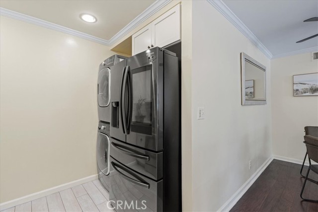 15216 Magnolia Boulevard, 1 photo 5