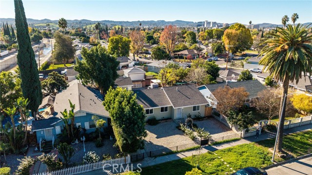 Detail Gallery Image 3 of 32 For 20644 Sherman Way, Winnetka,  CA 91306 - 3 Beds | 2 Baths