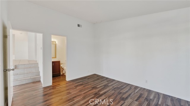 Detail Gallery Image 22 of 38 For 2600 W Segerstrom Ave #D,  Santa Ana,  CA 92704 - 3 Beds | 2/1 Baths