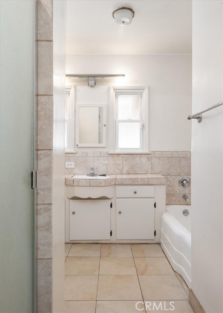 Detail Gallery Image 17 of 21 For 5623 Cedros Ave, Sherman Oaks,  CA 91411 - 3 Beds | 1 Baths