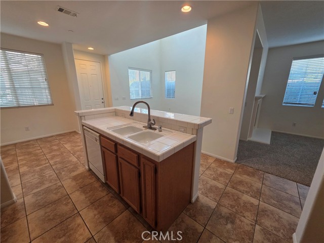 Detail Gallery Image 6 of 25 For 2035 E Harvard Privado, Ontario,  CA 91764 - 3 Beds | 2/1 Baths