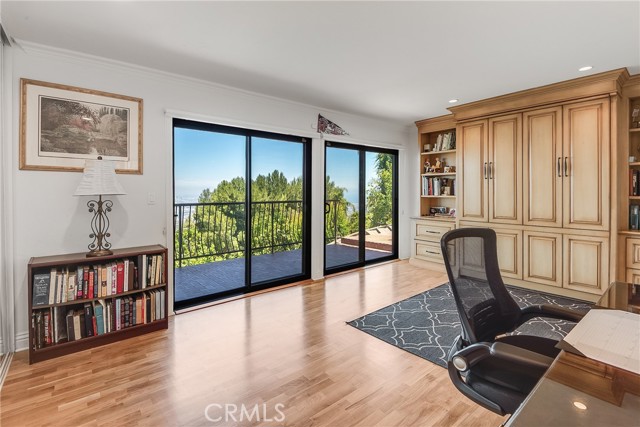 3300 Crownview Drive, Rancho Palos Verdes CA: https://media.crmls.org/medias/da739fb8-13de-4085-9af9-f15070664c9a.jpg