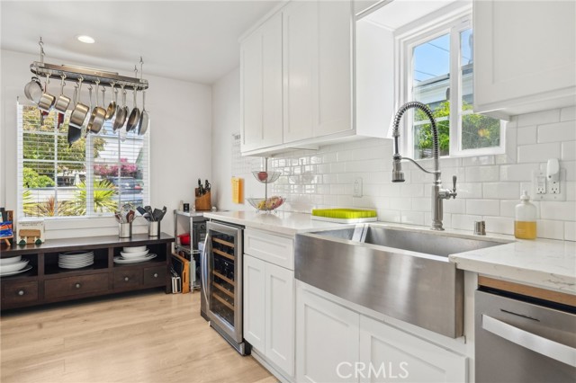 Detail Gallery Image 13 of 28 For 1120 9th St, Hermosa Beach,  CA 90254 - 2 Beds | 1 Baths