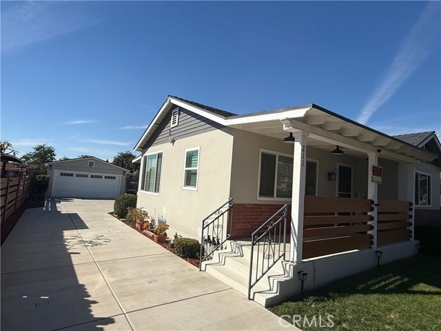 Detail Gallery Image 3 of 12 For 211 N Pasadena, Azusa,  CA 91702 - 3 Beds | 2 Baths