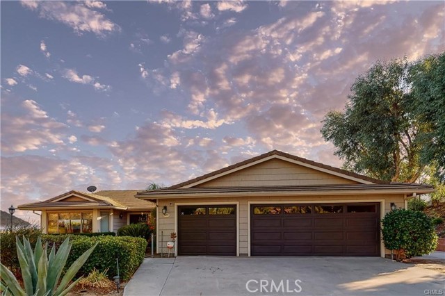 Detail Gallery Image 1 of 1 For 15075 Monty Ct, Lake Elsinore,  CA 92530 - 3 Beds | 2 Baths