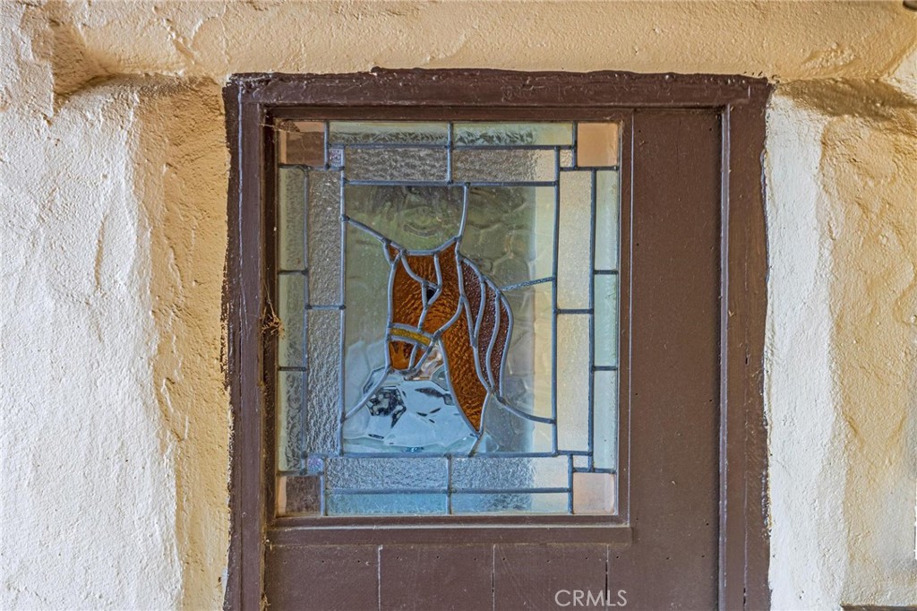 https://media.crmls.org/medias/da74326b-c6fc-4a40-b6cf-3a13c1ff9c5a.jpg?preset=X-Large