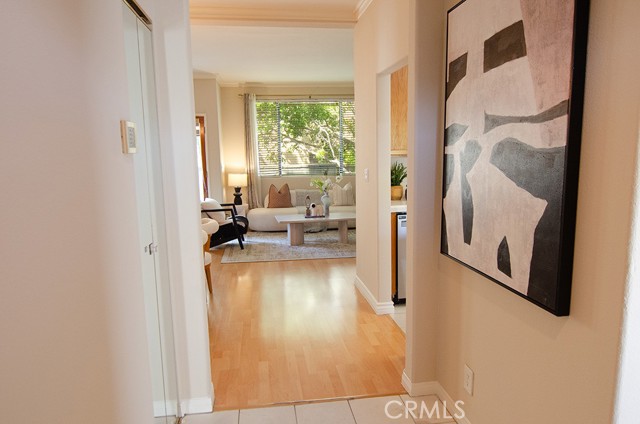 Detail Gallery Image 18 of 35 For 240 S Mentor #2,  Pasadena,  CA 91106 - 2 Beds | 2/1 Baths