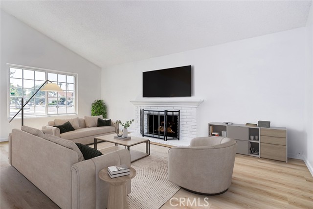 20102 Plaza De Madrid, Cerritos CA: https://media.crmls.org/medias/da7550b6-3c01-4ee7-b7e6-bb205775e6e8.jpg