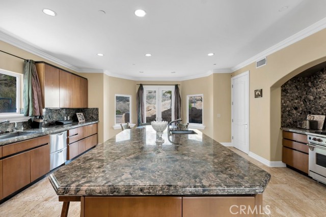 Detail Gallery Image 16 of 48 For 15 Maverick Ln, Bell Canyon,  CA 91307 - 5 Beds | 5/1 Baths