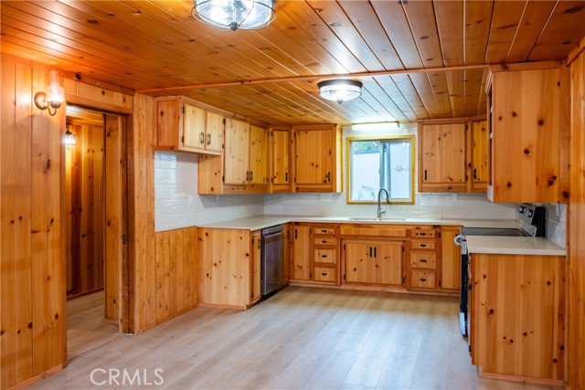 Detail Gallery Image 13 of 39 For 53915 Road 432, Bass Lake,  CA 93604 - 2 Beds | 3/1 Baths