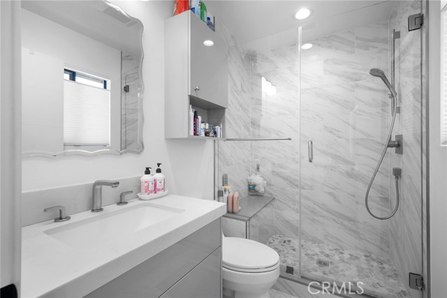 2305 Henrietta Avenue, La Crescenta CA: https://media.crmls.org/medias/da75bf80-edf5-442e-8f8c-e004a64f6015.jpg