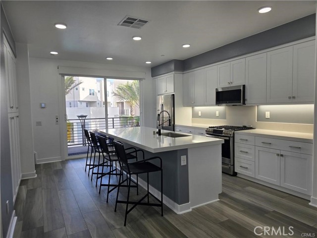 Detail Gallery Image 14 of 14 For 1651 W Lincoln Ave #105,  Anaheim,  CA 92801 - 3 Beds | 2/2 Baths