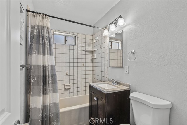 Detail Gallery Image 5 of 32 For 5122 W Avenue L, Lancaster,  CA 93536 - 3 Beds | 2 Baths