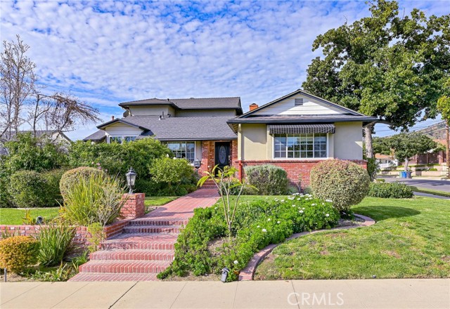 Detail Gallery Image 1 of 50 For 743 Andover Dr, Burbank,  CA 91504 - 4 Beds | 3/1 Baths