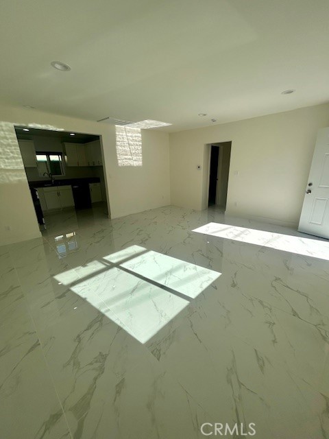 Detail Gallery Image 11 of 27 For 5945 Riverton Ave, North Hollywood,  CA 91601 - 2 Beds | 2 Baths