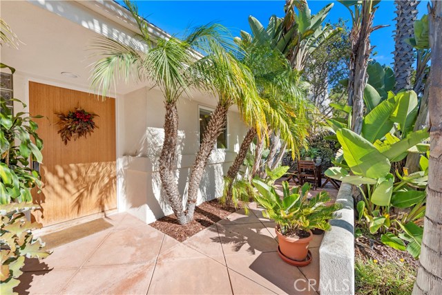 Detail Gallery Image 3 of 23 For 1415 Skyline Drive, Laguna Beach,  CA 92651 - 3 Beds | 4 Baths