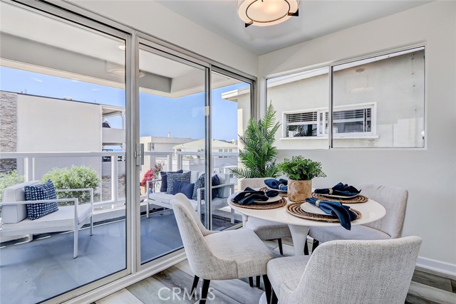 3302 Manhattan Avenue, Manhattan Beach, California 90266, 2 Bedrooms Bedrooms, ,2 BathroomsBathrooms,Residential,Sold,Manhattan,SB23167396