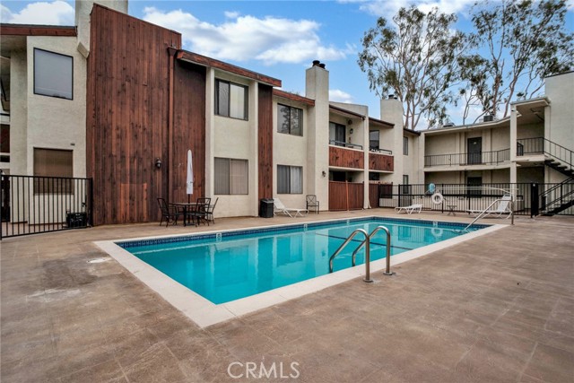 Detail Gallery Image 25 of 25 For 6323 Reseda Bld #14,  Tarzana,  CA 91335 - 2 Beds | 3 Baths