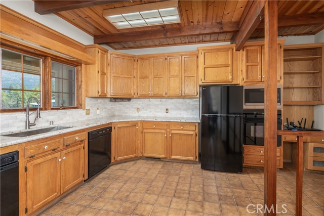 Detail Gallery Image 10 of 63 For 4904 Sierra Pines Dr, Mariposa,  CA 95338 - 3 Beds | 3/1 Baths