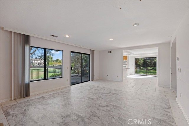 2207 Inverness Court, Oxnard CA: https://media.crmls.org/medias/da78c558-d77c-4dce-b38d-20bf54e810de.jpg