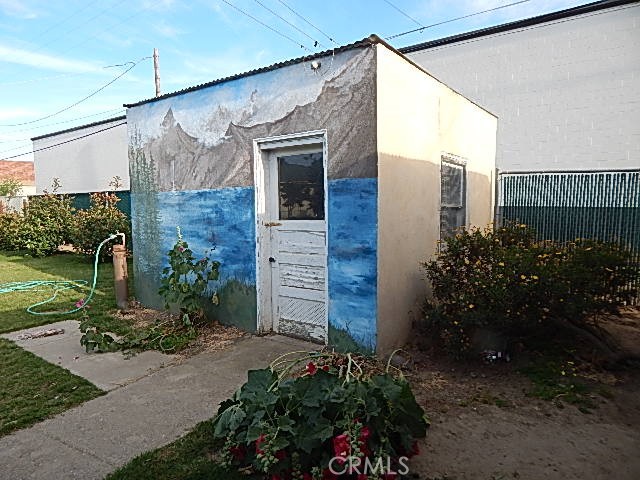 1427 Yolo Street, Corning CA: https://media.crmls.org/medias/da792d72-5663-4348-b9f9-c0ee523d1fc7.jpg