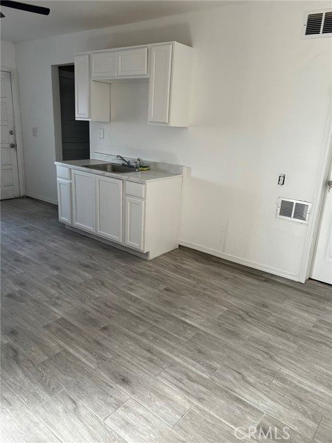 Detail Gallery Image 8 of 9 For 18530 Eucalyptus St #B,  Hesperia,  CA 92345 - 1 Beds | 1 Baths