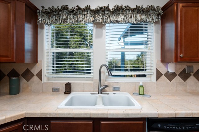 Detail Gallery Image 10 of 75 For 5550 Las Tablas Bay Dr, Paso Robles,  CA 93446 - 4 Beds | 3 Baths