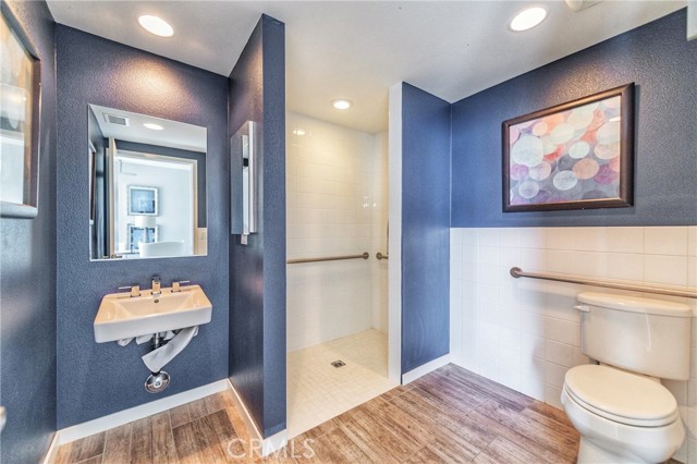 Detail Gallery Image 8 of 9 For 133 Mercer Way, Costa Mesa,  CA 92627 - 3 Beds | 3/1 Baths