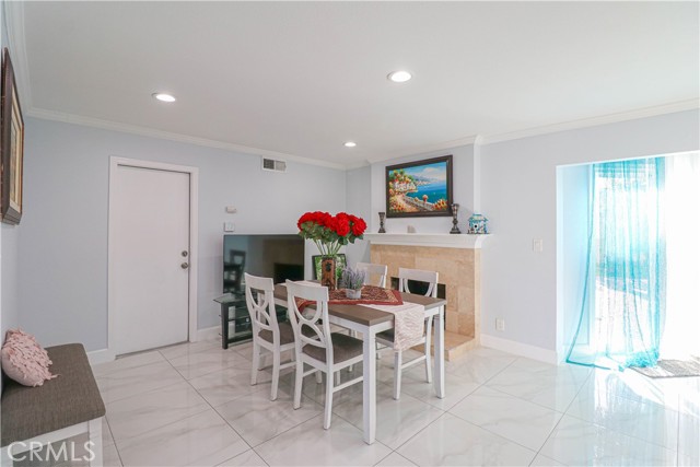 Detail Gallery Image 10 of 29 For 17891 Caledonia, Huntington Beach,  CA 92647 - 5 Beds | 3/2 Baths