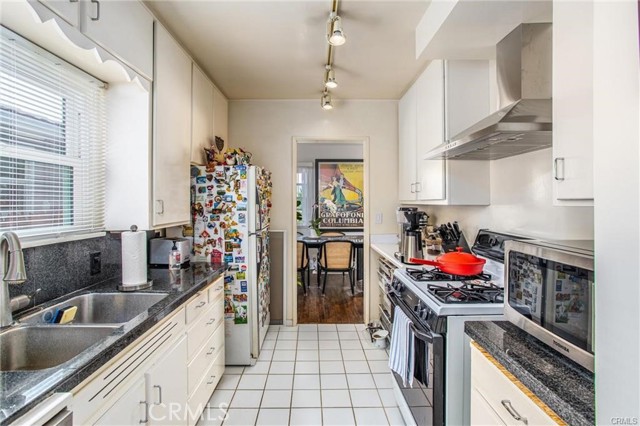 Detail Gallery Image 7 of 28 For 1408 W Oceanfront, Newport Beach,  CA 92661 - – Beds | – Baths