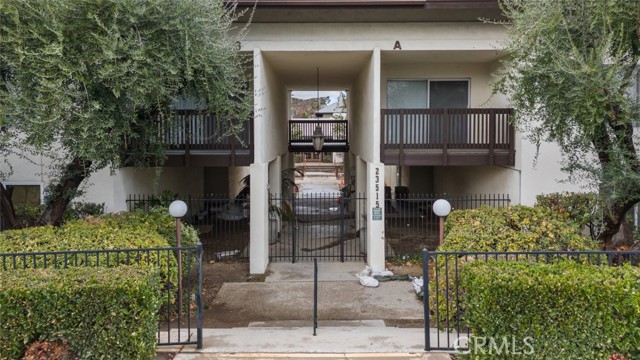 23515 Lyons Avenue, Valencia CA: https://media.crmls.org/medias/da7accf4-cf9c-451a-8cf7-5bbbe3b3f1d8.jpg