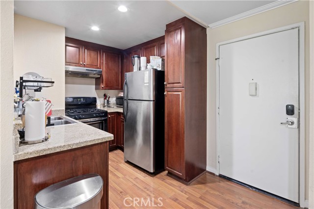 Detail Gallery Image 10 of 32 For 5510 Owensmouth Ave #218,  Woodland Hills,  CA 91367 - 1 Beds | 1 Baths