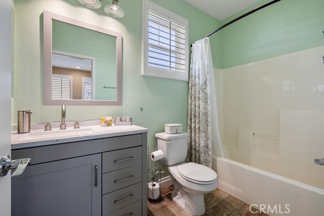24136 Willowbrooke Court, Valencia CA: https://media.crmls.org/medias/da7b1728-e8a0-4797-aaf5-c21353633160.jpg