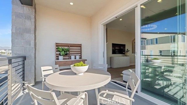 Detail Gallery Image 9 of 34 For 828 Sonia, Irvine,  CA 92618 - 4 Beds | 3/1 Baths