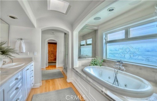 Detail Gallery Image 17 of 25 For 1105 E Balboa Blvd, Newport Beach,  CA 92661 - 3 Beds | 2/1 Baths