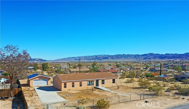 Detail Gallery Image 3 of 41 For 4773 Avenida La Flora Desierta, Joshua Tree,  CA 92252 - 4 Beds | 2 Baths