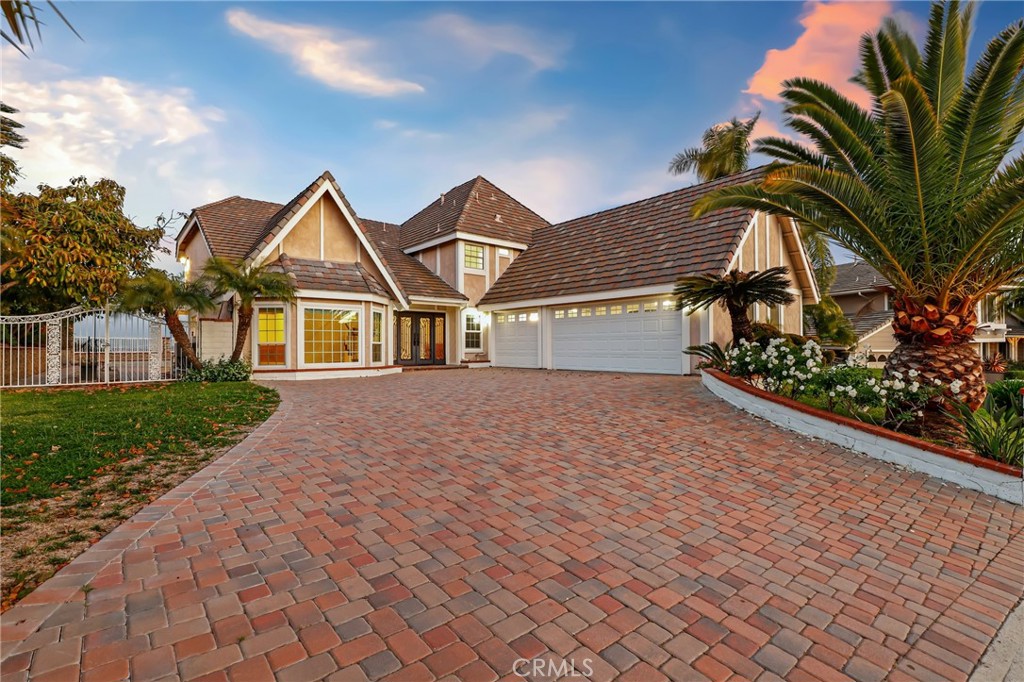 3808 E Summitridge Lane