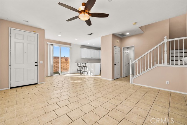 Detail Gallery Image 4 of 25 For 9796 Foxglove, Riverside,  CA 92503 - 3 Beds | 2/1 Baths