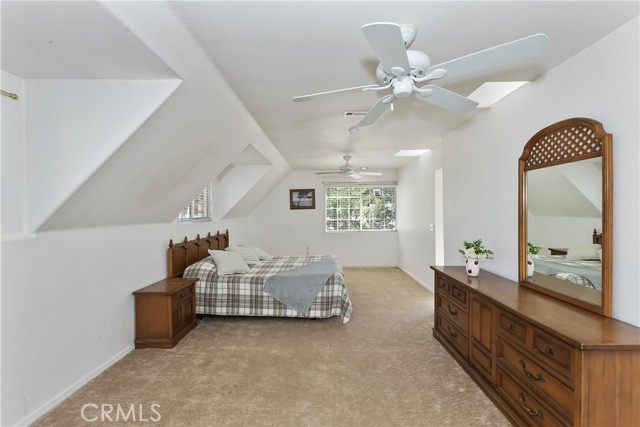 747 Boulder Bay, Big Bear Lake CA: https://media.crmls.org/medias/da7c5b2b-78bb-4958-922a-05379aca1c2d.jpg
