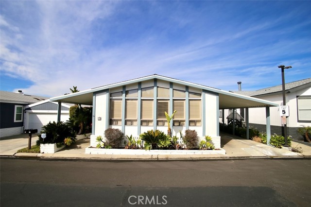 Detail Gallery Image 2 of 30 For 23301 Ridge Route #47,  Laguna Hills,  CA 92653 - 3 Beds | 2 Baths