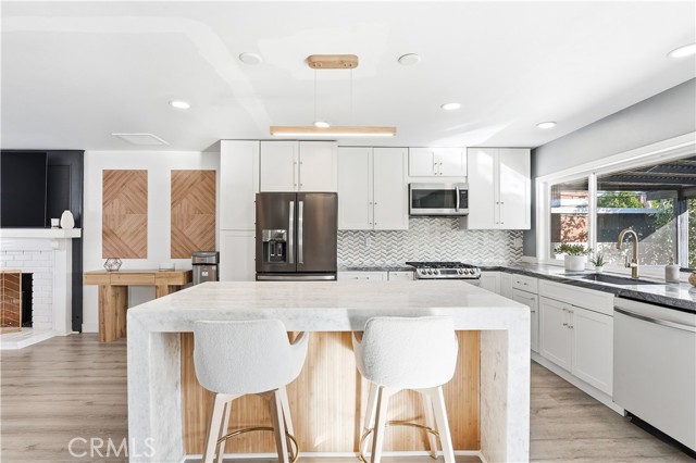 Detail Gallery Image 7 of 38 For 511 Sturgeon Dr, Costa Mesa,  CA 92626 - 4 Beds | 3 Baths