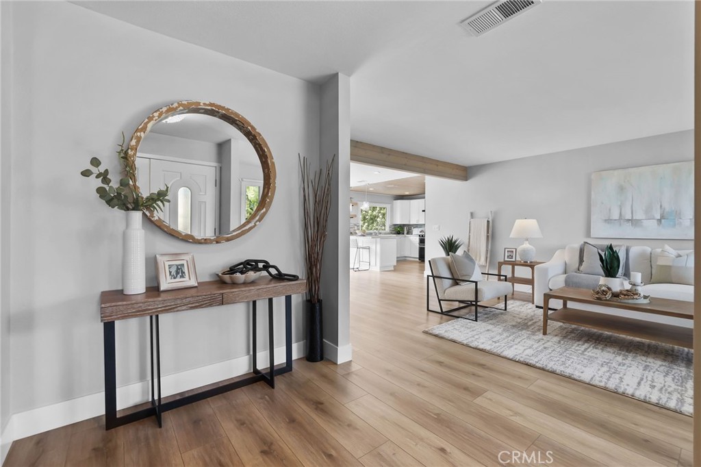 1807 Valencia - photo 2
