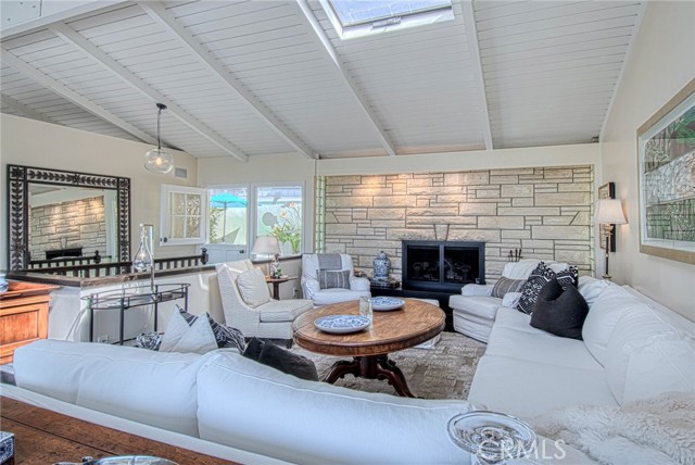 Detail Gallery Image 8 of 37 For 1407 Emerald Bay, Laguna Beach,  CA 92651 - 3 Beds | 3 Baths