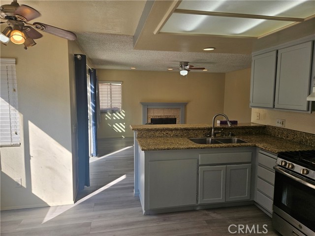 Detail Gallery Image 11 of 31 For 716 La Loma Ln, Corona,  CA 92879 - 4 Beds | 2/1 Baths