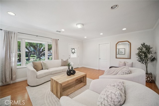 Detail Gallery Image 6 of 53 For 519 E Howard St, Pasadena,  CA 91104 - 3 Beds | 1/1 Baths
