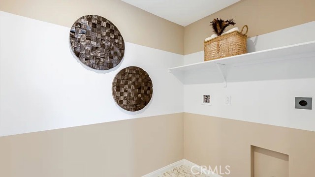 Detail Gallery Image 17 of 22 For 1676 Phantom Ln, Rialto,  CA 92376 - 3 Beds | 2/1 Baths